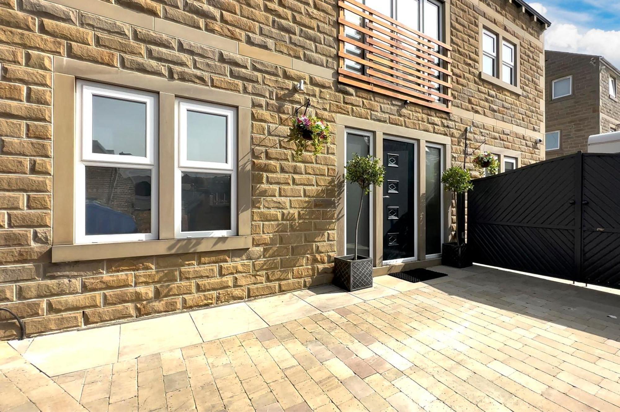 *Ra7C* For Your Most Relaxed & Cosy Stay + Free Parking + Free Fast Wifi * Batley Exterior photo